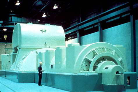 File:Modern Steam Turbine Generator.jpg - Wikipedia