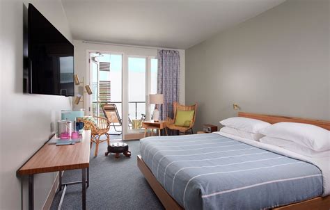 Austin Accommodations Near 6th Street - East Austin Hotel - Poolside Rooms