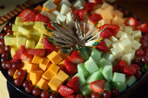 Cheese & Cracker Tray | Fruit snacks, Veggie tray, Yummy food