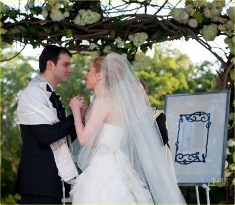 Full Sized Photo of chelsea clinton marries marc mezvinsky 05 | Photo ...