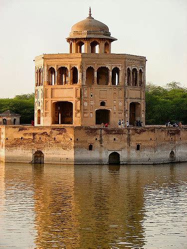 Hiran Minar - Lahore, Pakistan | Hiran Minar, built by the E… | Flickr ...