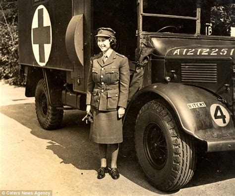 Ever seen The Queen change a car tyre? Unseen pictures of Her Majesty ...