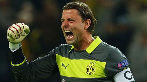 Bundesliga: Goalkeeper Roman Weidenfeller extends Borussia Dortmund ...