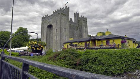 World Famous Bunratty Castle & Folk Park – Window on Ireland’s Past ...