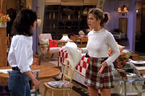 17 Rachel Green Outfits to Wear Today