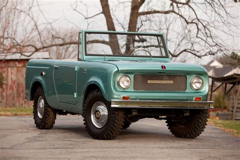 Essential Buying Guide: International Harvester Scout 80 + 800