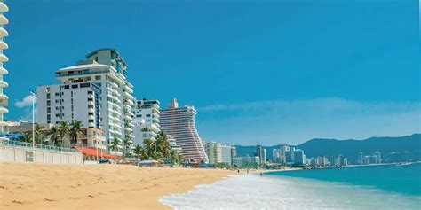 How the coastal town of Acapulco became Mexico's most popular destination