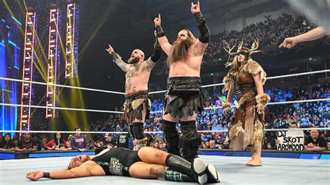 Viking Raiders (Valhalla) vs Brawling Brutes | Friday Night Smackdown ...