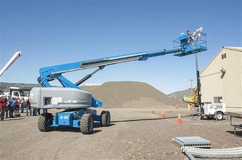 10 Tips for Safely Using Aerial Lifts in Construction Environments