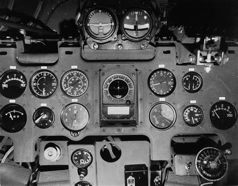 A6M-Cockpit-10bf-s.jpg (619K)