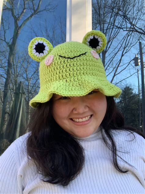 Froggy Bucket Hat | Crochet frog, Crochet hat pattern, Crochet hats