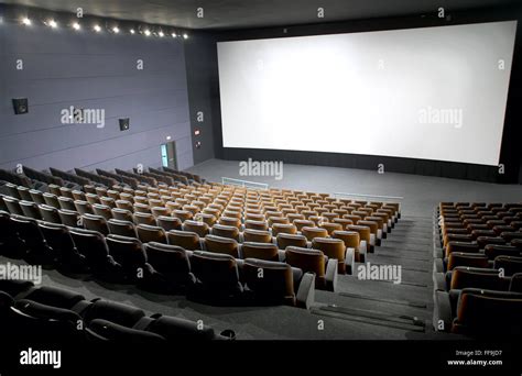 Modern cinema hi-res stock photography and images - Alamy