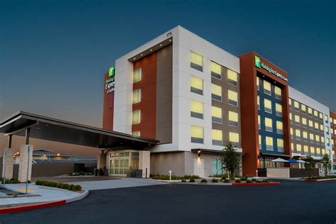 HOLIDAY INN EXPRESS & SUITES LAS VEGAS - E TROPICANA $132 ($̶1̶4̶6̶ ...