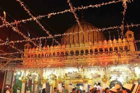 Inside The Dargah Of Hazrat Nizamuddin | LBB Delhi