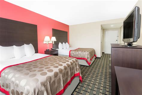 Ramada by Wyndham Vandalia | Vandalia, IL Hotels