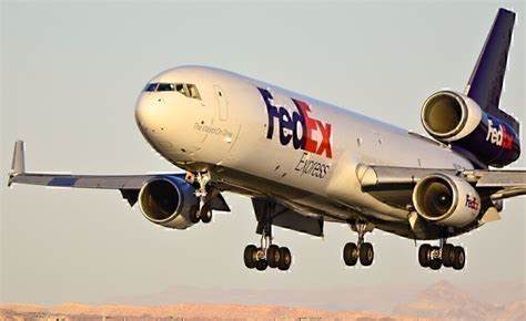 FedEx MD 11 Loses Nose Wheel Departing San Antonio - Simple Flying