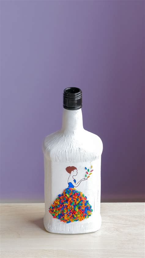 Bottle Art - using rice | Bottle art, Glass bottles art, Hand painted ...