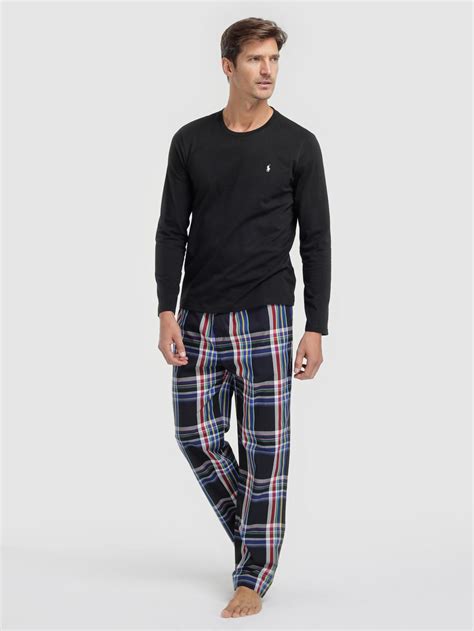 Estos son los 10 pijamas de hombre para ir a la moda hasta en la cama