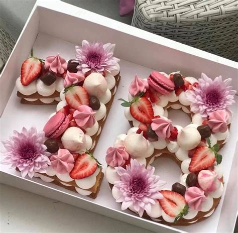 Isn't this sweet? Decorated macarons, meringues, berries and fresh ...