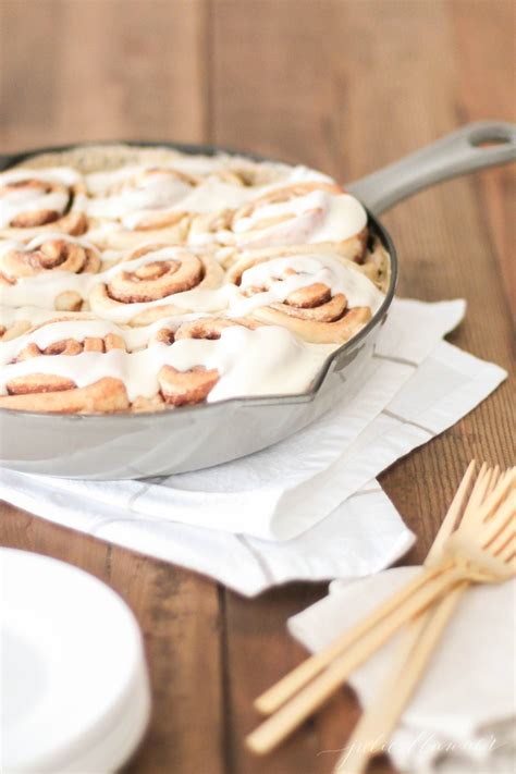 Cream Cheese Icing for Cinnamon Rolls