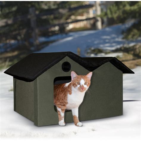 This Heated Cat House Will Keep Outdoor Kitties Warm Through Freezing ...