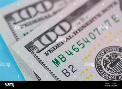 Close up of 100 dollar bill. Macro shoot Stock Photo - Alamy