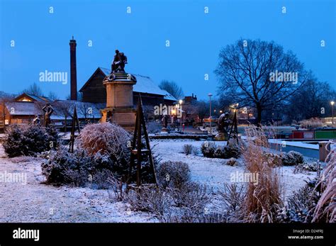 Stratford upon avon winter snow hi-res stock photography and images - Alamy