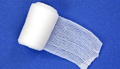 Bandage speeds blood clotting and doesn't stick - Futurity