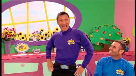 The Wiggles Show! (TV Series 4) Theme Song (Episode 4) - YouTube