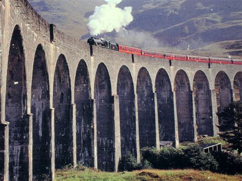 Glenfinnan-Viaduct-Harry-Potter-Tour