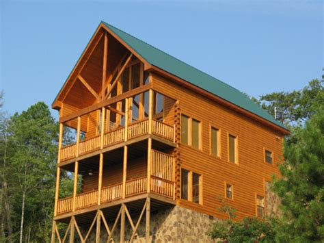 Bear's Eye View Cabin in Gatlinburg w/ 4 BR (Sleeps14)