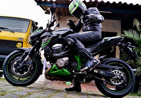 Kawasaki Z750 - Custom Sport Bike