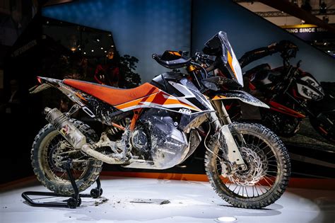 Top 8 accessories KTM must offer on the KTM 390 Adventure