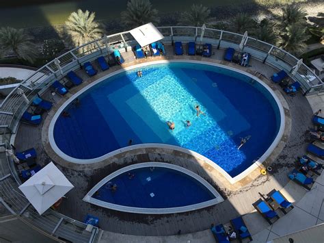 Avis et photos de la piscine de l'Ibis Abu Dhabi Gate - Tripadvisor