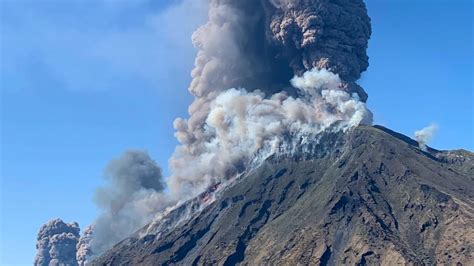 Italie: deux fortes explosions éruptives secouent le Stromboli