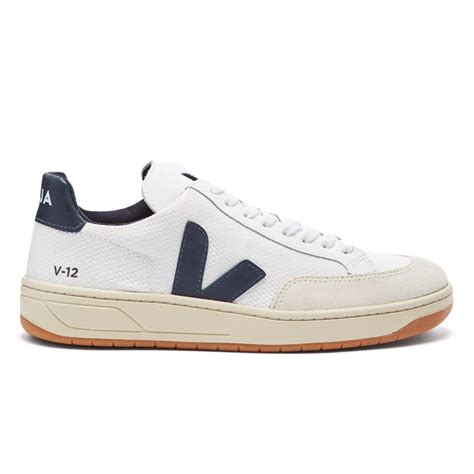 Veja Trainers Are the Go-To Shoes Right Now | Who What Wear