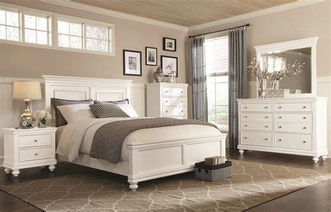 White 4 Piece Queen Bedroom Set - Essex | RC Willey | Mobiliário ...