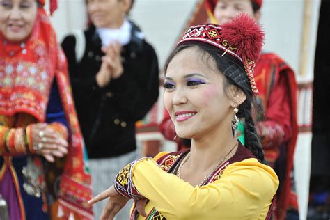 Uzbekistan Culture – Traditions, Arts and Handcrafts in Uzbekistan