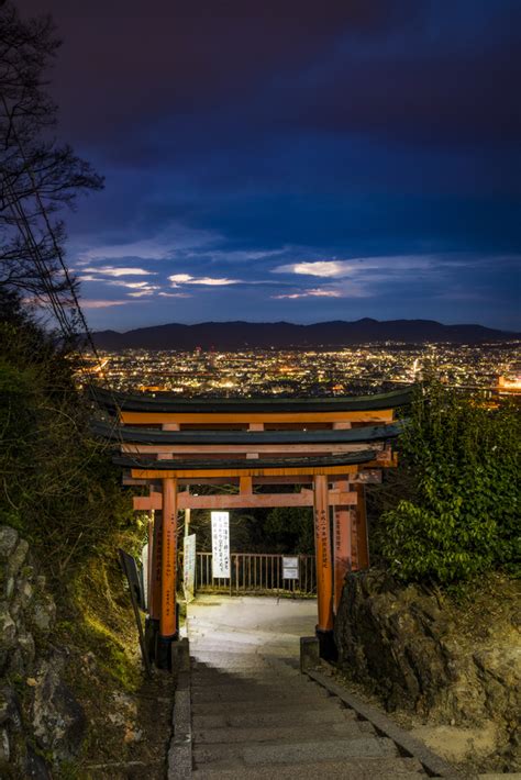 Fushimi Inari Shrine at Night: Kyoto, Japan Tips - TravelCaffeine.com