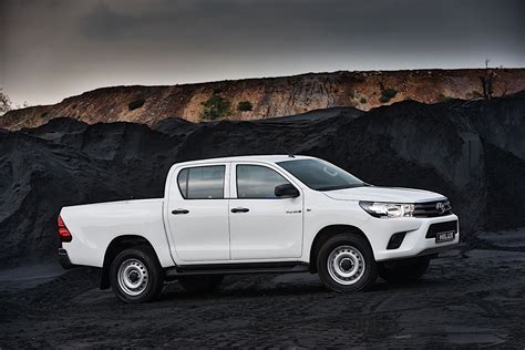 2015 Toyota HiLux Double Cab Specs & Photos - autoevolution