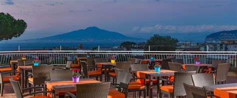 Restaurants and Bars - Hilton Sorrento Palace Dining