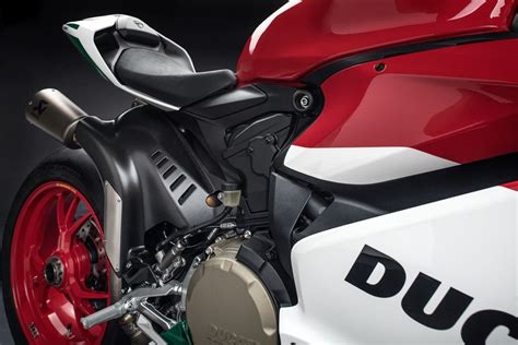 Ducati 1299 Panigale R Final Edition Takes a Bow [w/ Video]