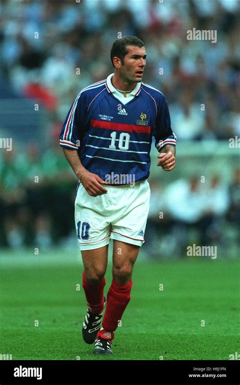 Zidane 1998 hi-res stock photography and images - Alamy