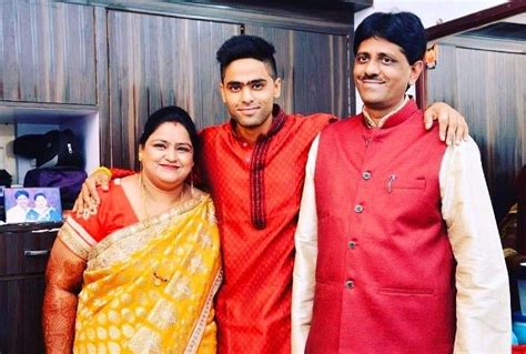 Suryakumar Yadav (Cricketer) Height, Age, Wife, Family, Biography ...