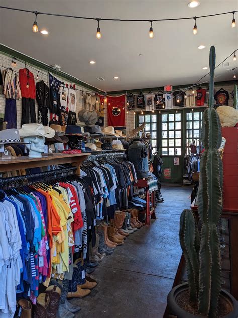 Where to Go Vintage Clothing Shopping in Nashville | Nashville Go