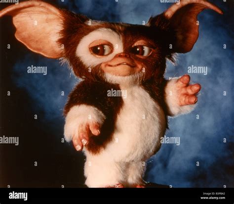 Gremlins film 1984 hi-res stock photography and images - Alamy