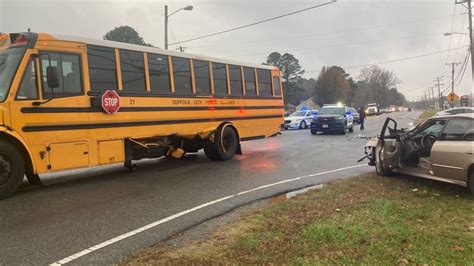 School bus crash in Suffolk leaves 3 hurt | 13newsnow.com