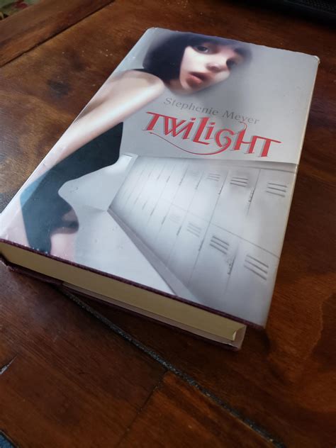 A Rare Twilight Book Cover! : r/twilight