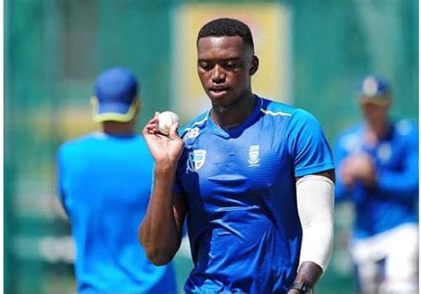 Lungi Ngidi age, measurements, family, education, injury, career, stats ...