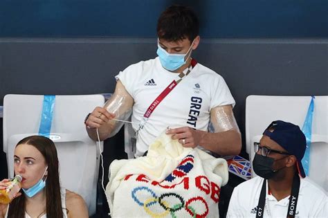 LOOK: Olympic champ Tom Daley seen knitting while watching diving ...